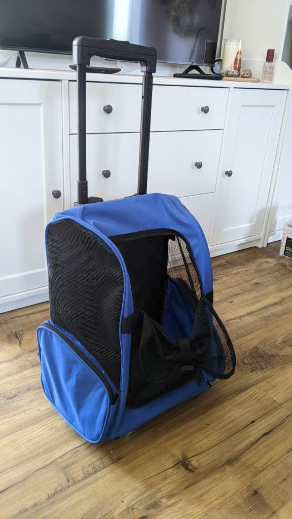 Cat carrier - rucksack on wheels