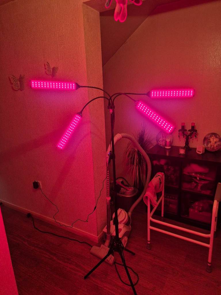 Tripod light as new