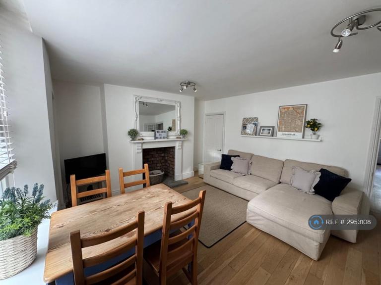 2 bedroom flat in St. Pauls Road, Clifton, Bristol, BS8 (2 bed) (#2953108)