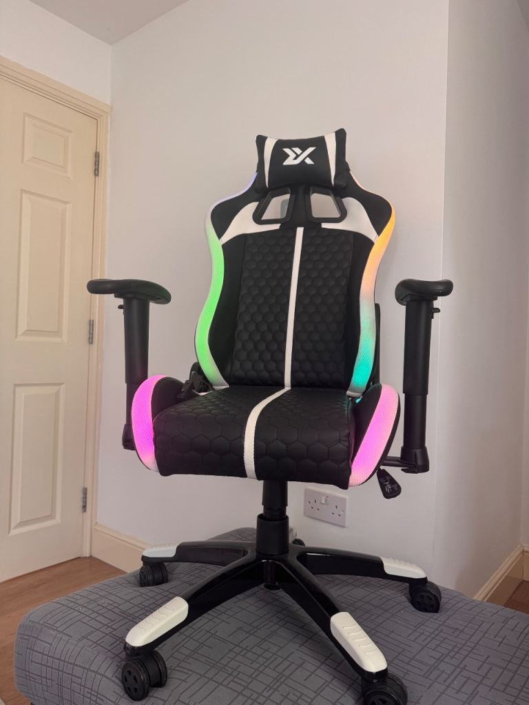 DXRacer Gaming Chair - Multicoloured LED, Good Condition