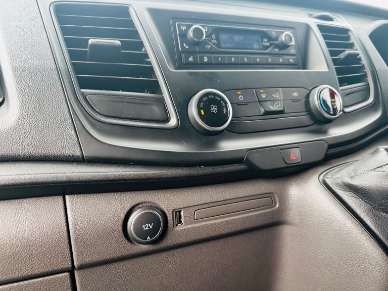 FORD TRANSIT CUSTOM PANEL VAN 2017 GENUINE LOW MILEAGE ONLY 32K FULL HISTORY MINT VAN