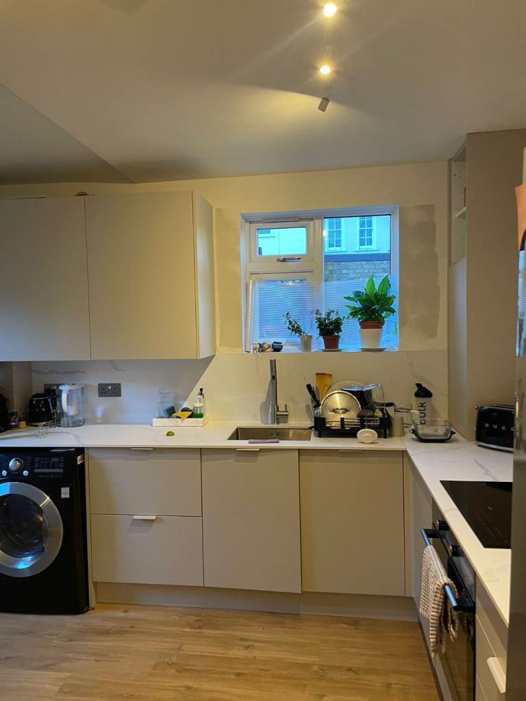 Double Room to Rent in Modern Flatshare in Methwold Road, North Kensington, W10 6DD