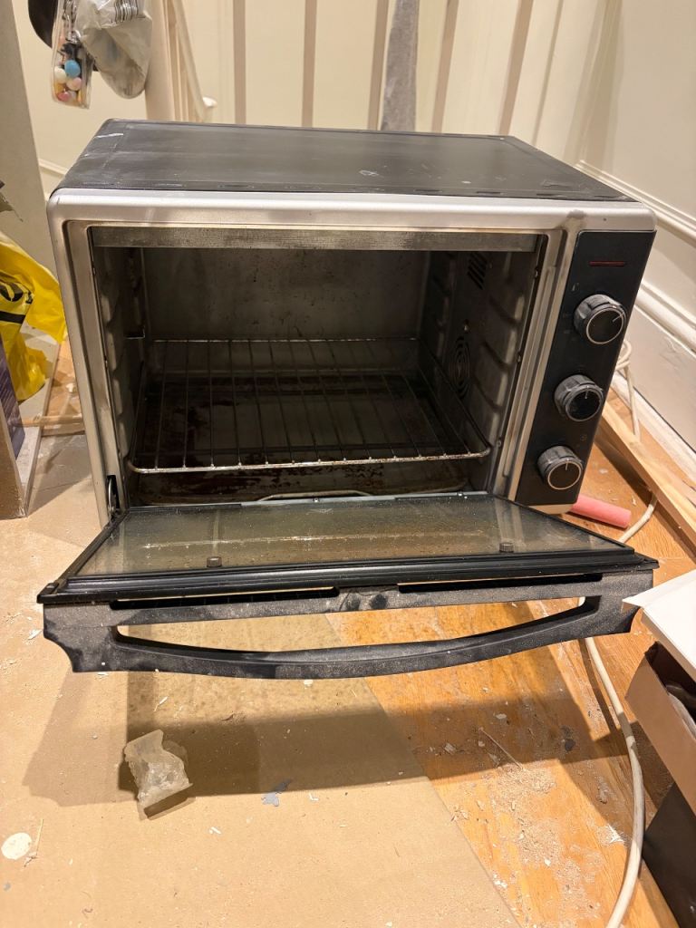 Severin Mini Oven - Black, Fair Condition