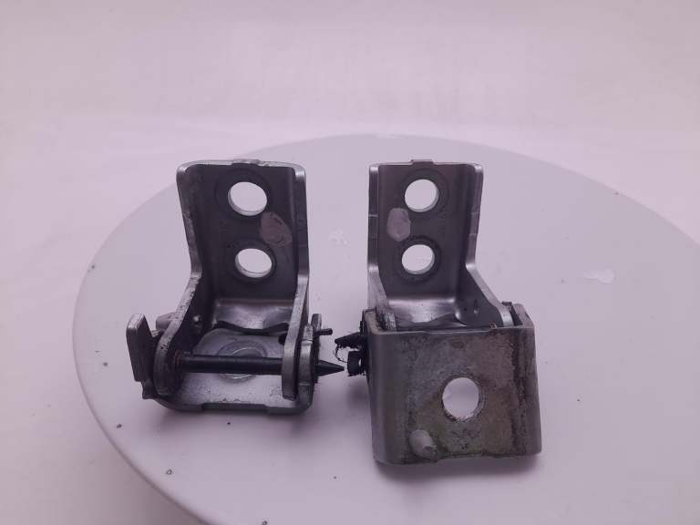Peugeot 208 Door Hinge 2012-2020