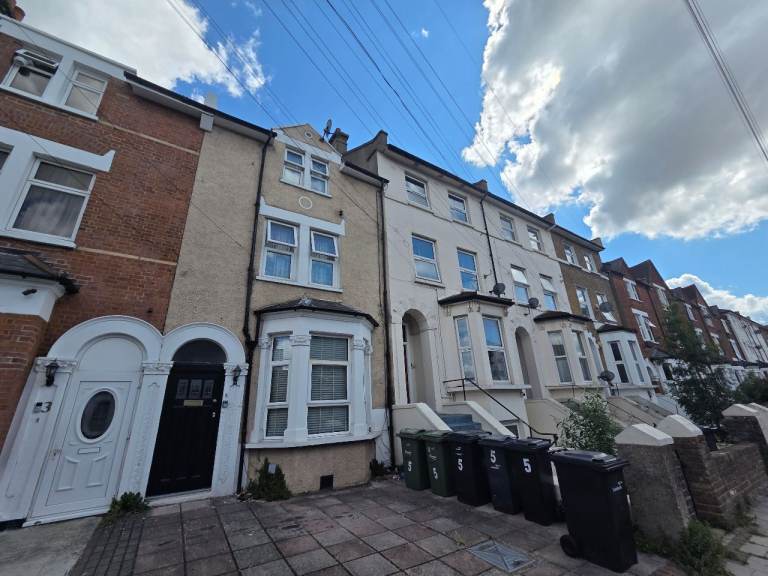 6 Bedroom House Streathm Sw16 