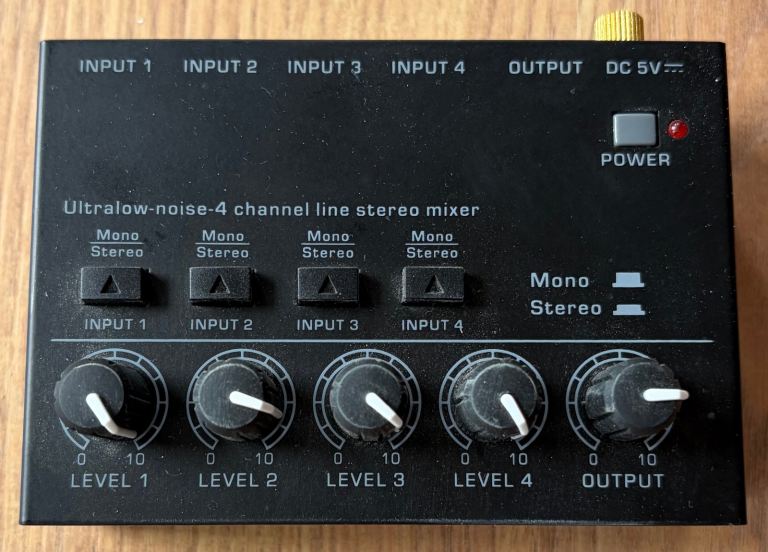 4 channel stereo line mixer
