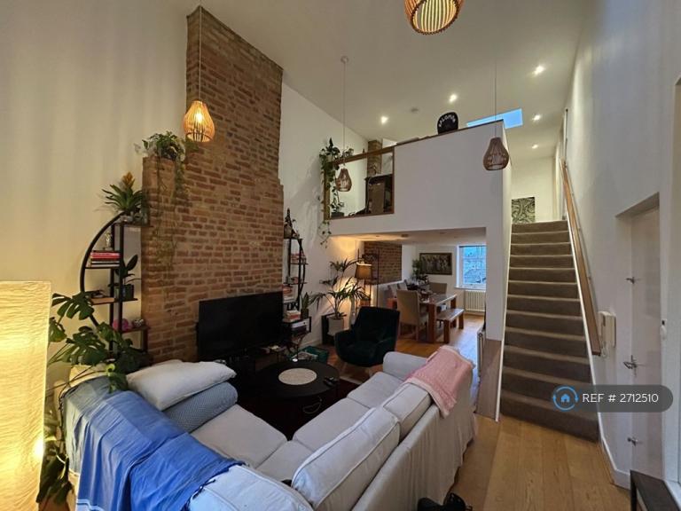 1 bedroom flat in Fyfield Road, London, SW9 (1 bed) (#2712510)