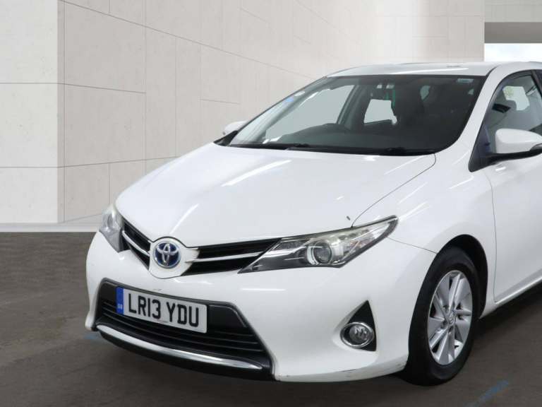 2013 Toyota Auris 1.8 VVT-h Icon Hatchback 5dr Petrol Hybrid CVT Euro 5 (s/s) (136 ps) Hatchback ...
