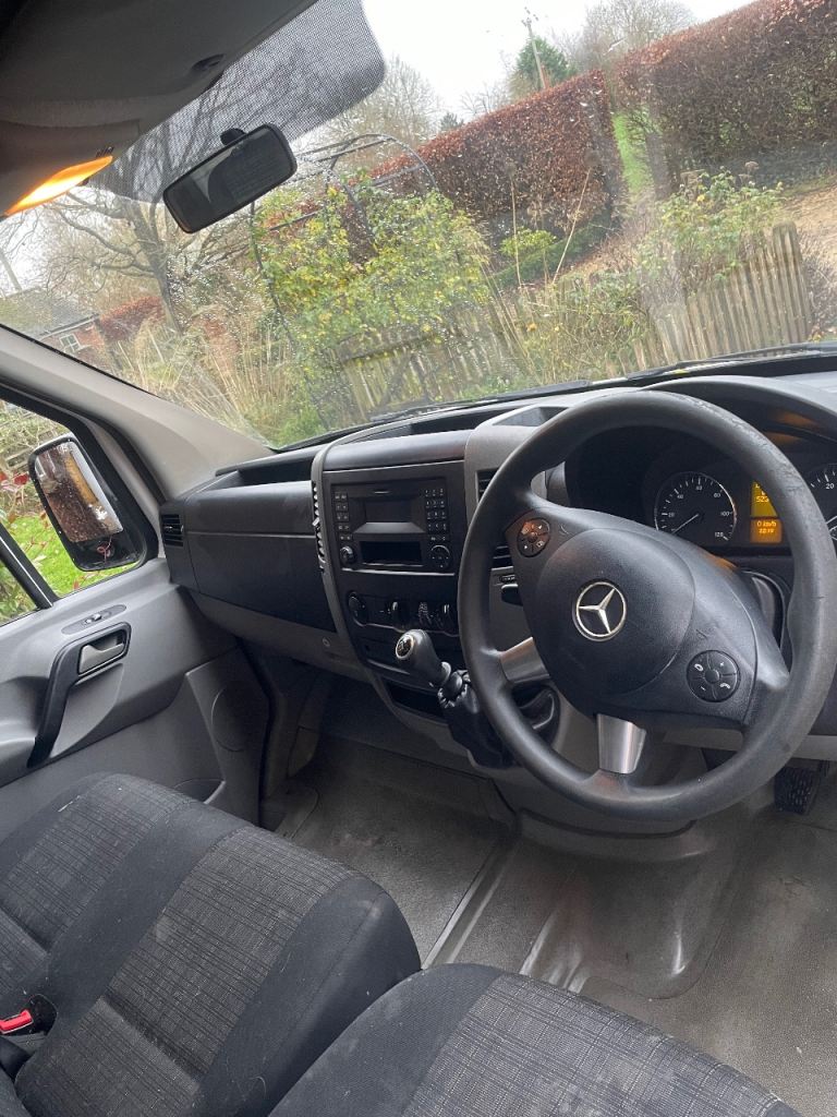 Mercedes-Benz Sprinter Luton van 2015