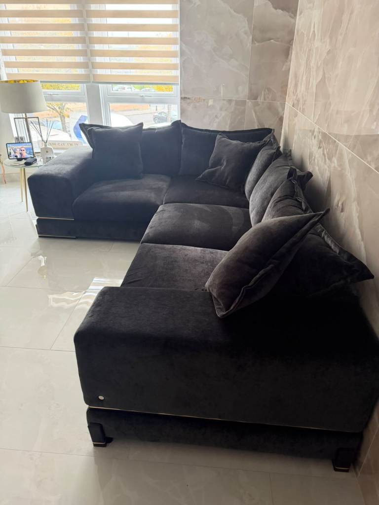 TED BAKER SOFA FOR SALE LIKE NEW 