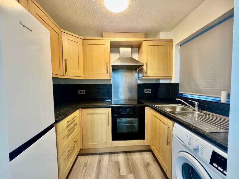 One Bedroom Ground Floor Flat To Rent – Gade Close, Watford WD18 7JH