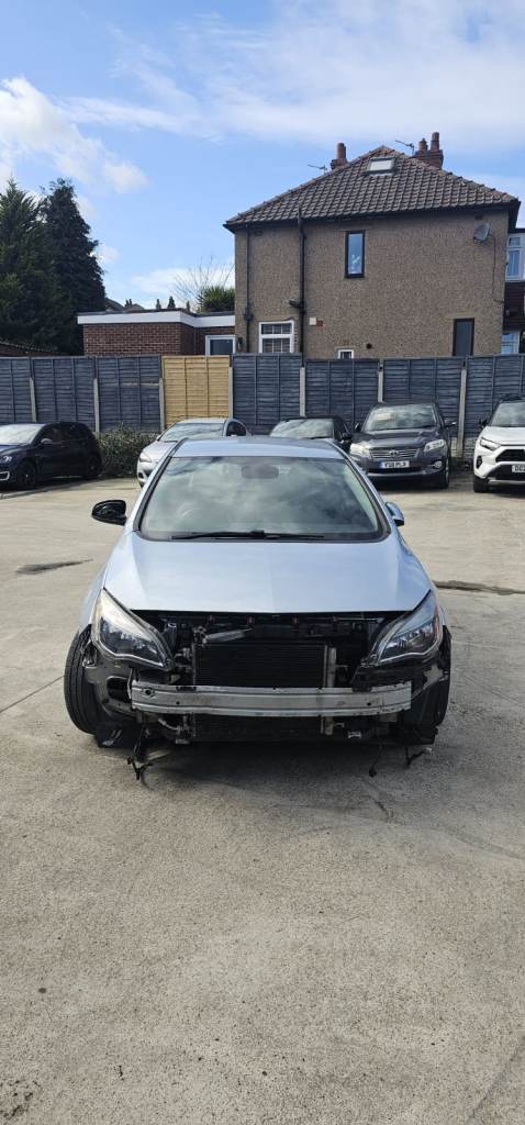 2013 Vauxhall Astra elite 1.4L petrol breaking for parts