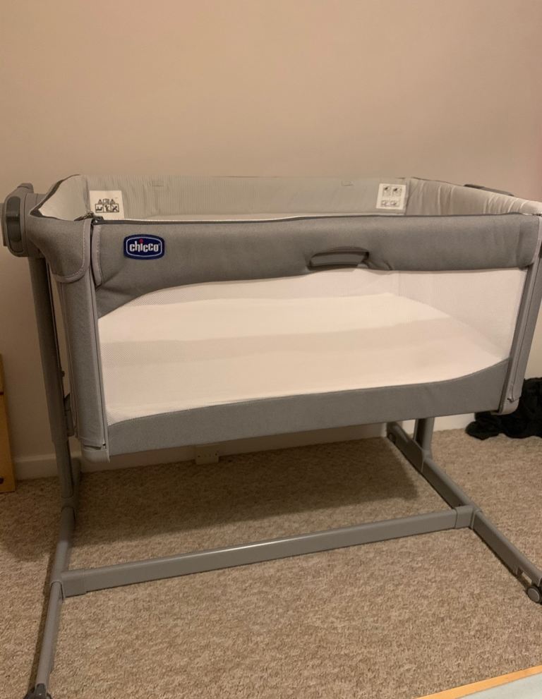 Chicco Next to Me Bedside Crib