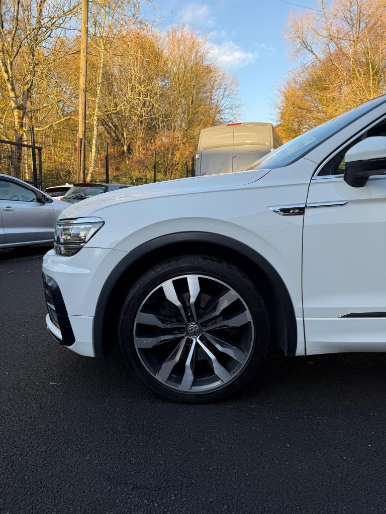 2018 Volkswagen Tiguan 2.0 TDi 190 4Motion R-Line 5dr DSG ESTATE DIESEL Automatic