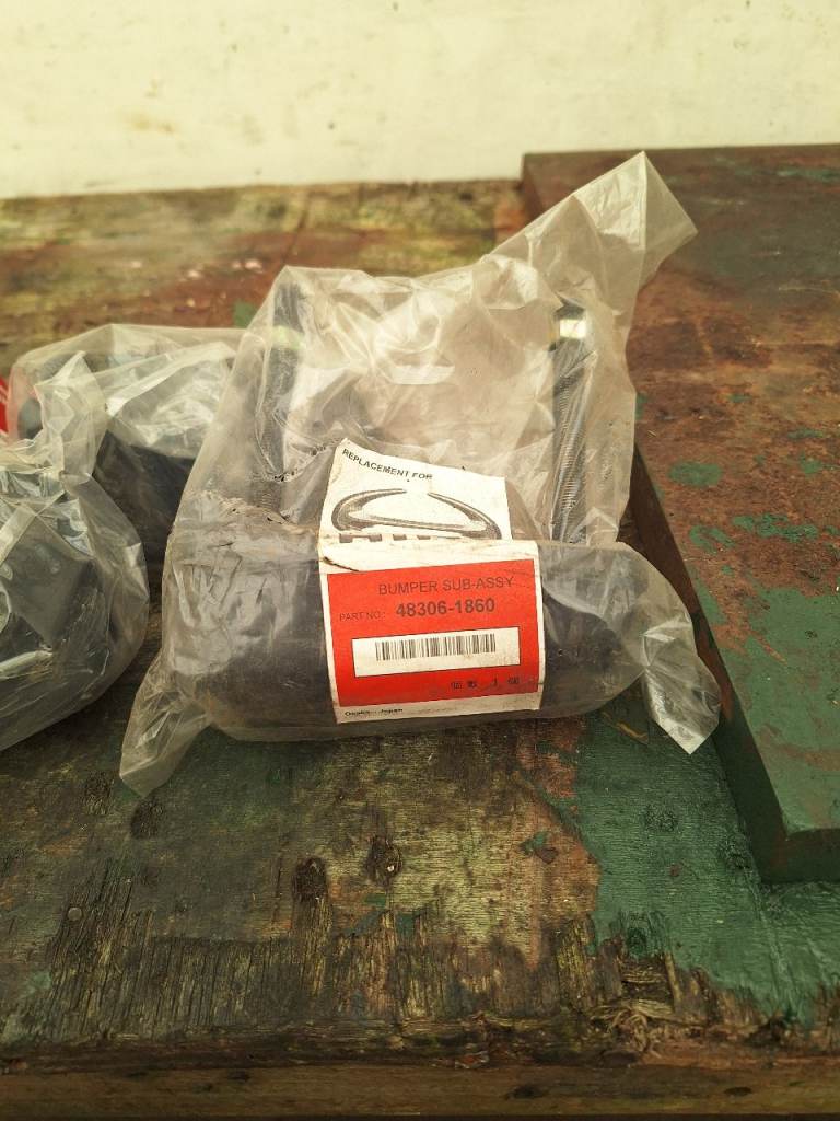 Truck Hino 700 rear bump stops