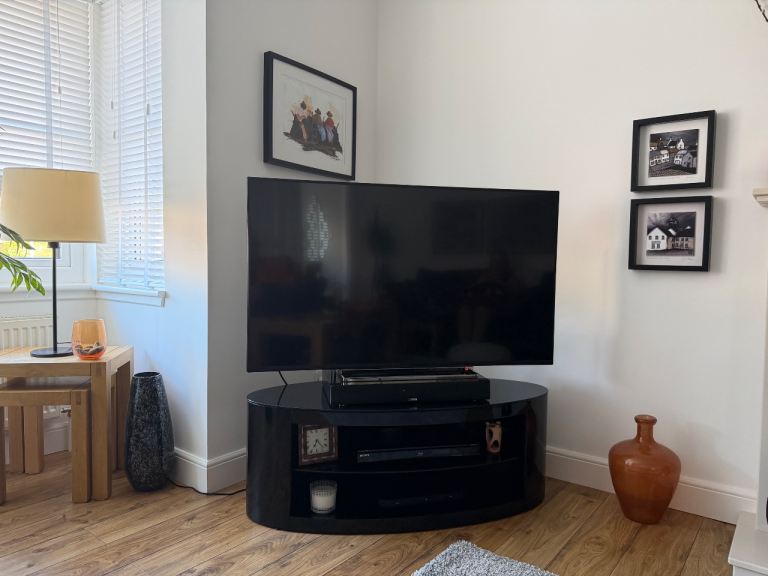 Toshiba 49 Inch 4K Ultra HD TV - Good Condition