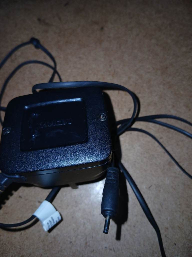 Nokia small pin charger 