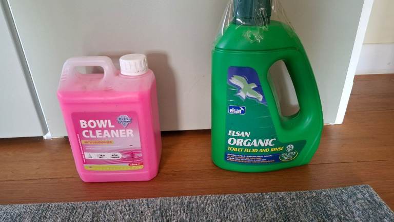 Toilet Cleaner and Flusher