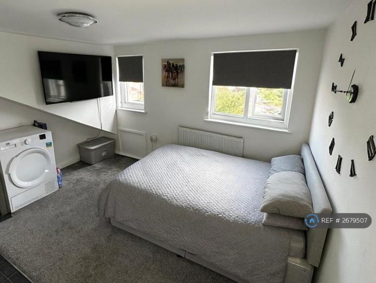 1 bedroom in Farnworth, Farnworth, BL4 (#2679507)