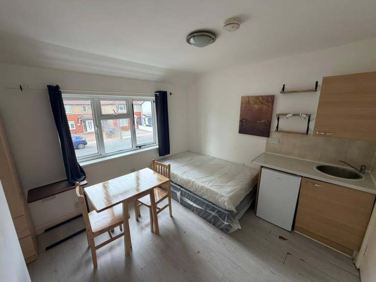 BENEFITS ACCEPTED - Studio Flat Available in Brimsdown Enfield EN3