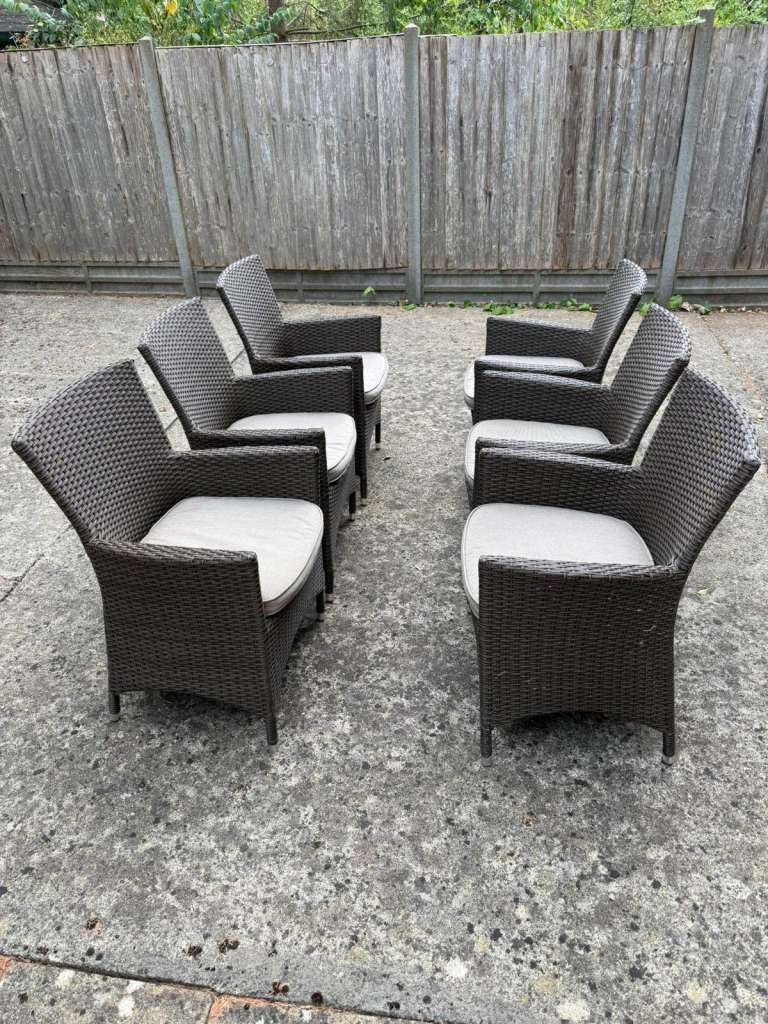 Almost Brand New Garden Furniture