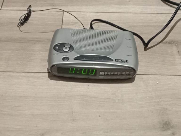 Bush Signature Alarm Clock Radio – Silver, Good Condition