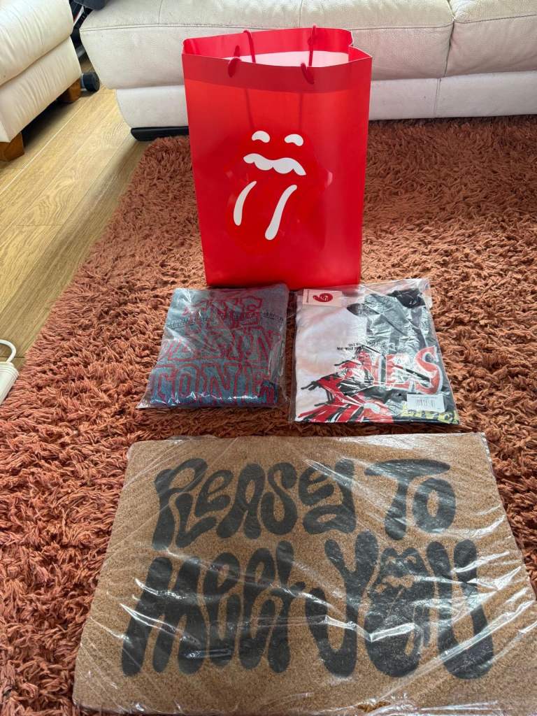 Rolling Stones standard door mat.  
