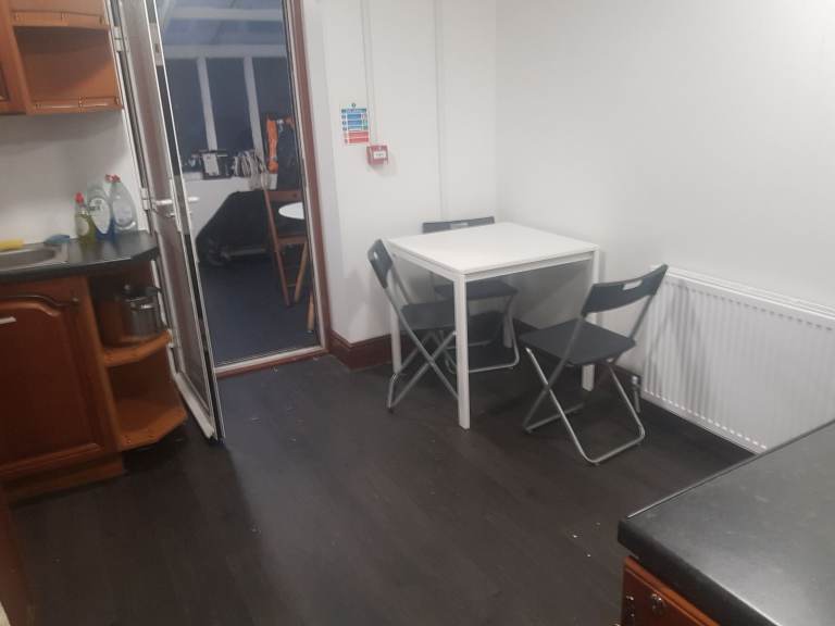 DOUBLE ENSUITE ROOM BOLTON GARDENS KENSAL GREEN NW10 