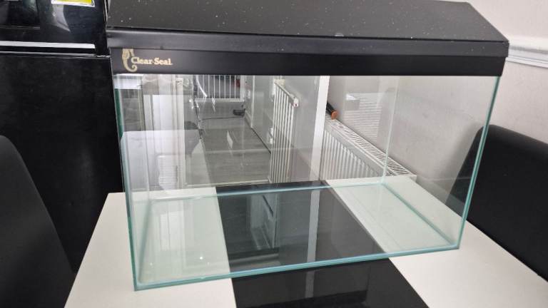  clear seal fish tank and lid