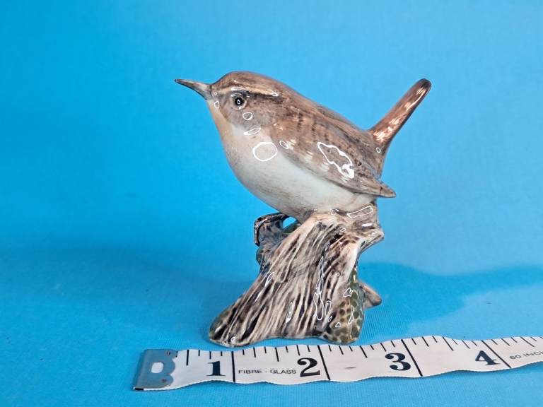 Very nice Vintage  Quil bird. Home decoration Porcelain.  As seen 
