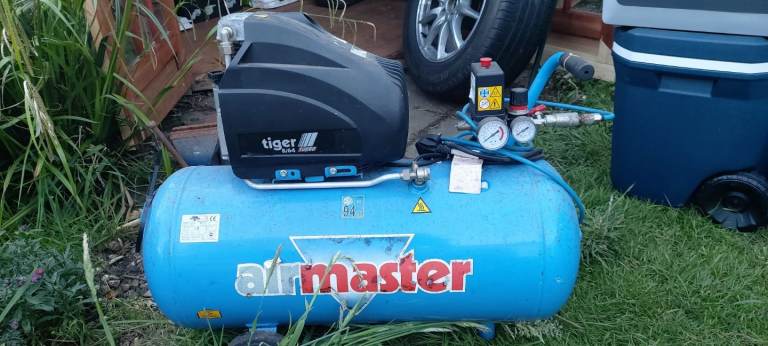 Air compressor 