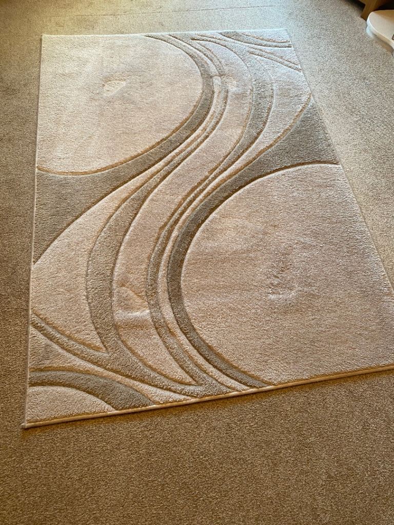 Beige/cream Rug x 2