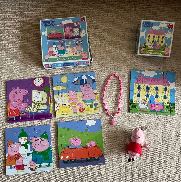 Complete Peppa Pig Jigsaw Puzzles, Keyring and Necklace