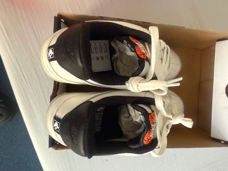 Nike NBA Low Cream/Black Trainers - Men's