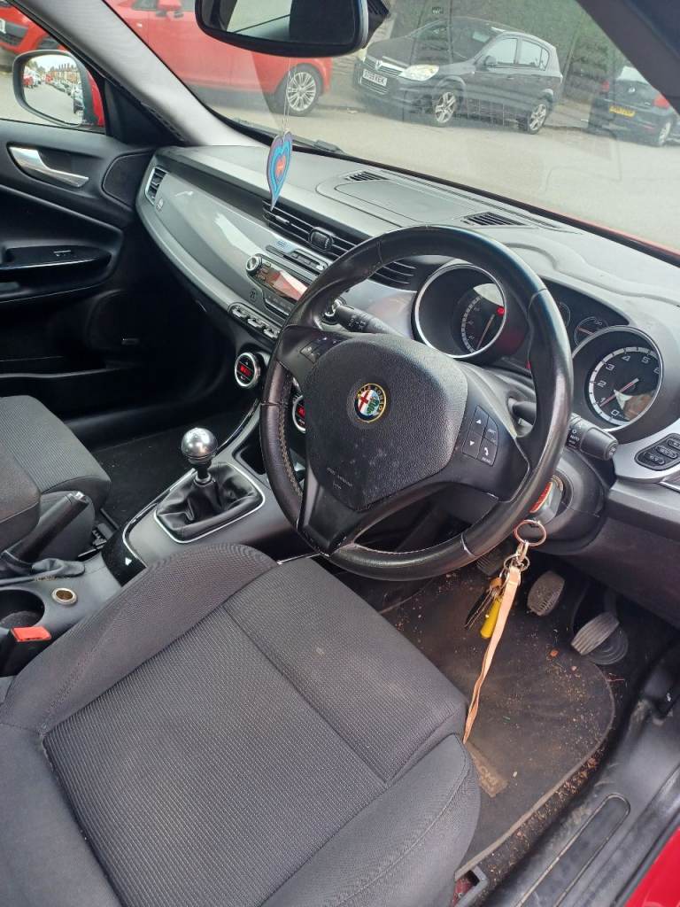 Alfa romeo gulietta 1.4 turbo red