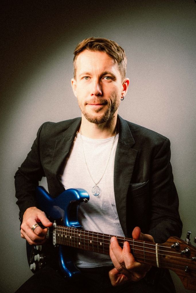 Private Guitar lessons w/professional session musician (record your own song after 5 lessons booked)