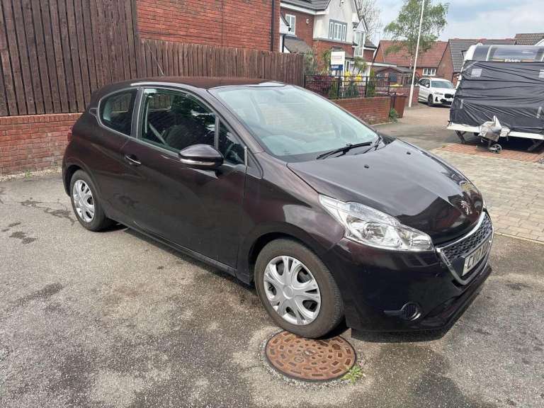 Peugeot 208, 2012, Diesel, Automatic