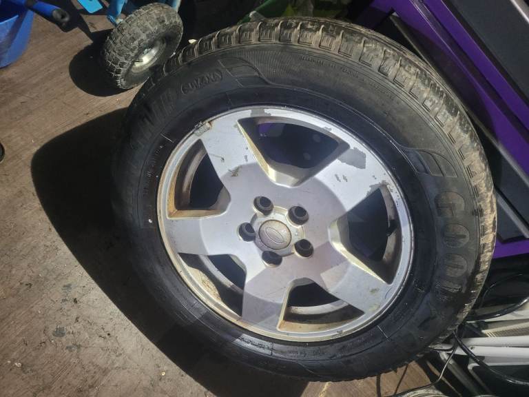 18inch landrover alloy with legal tyre size 255 60 18