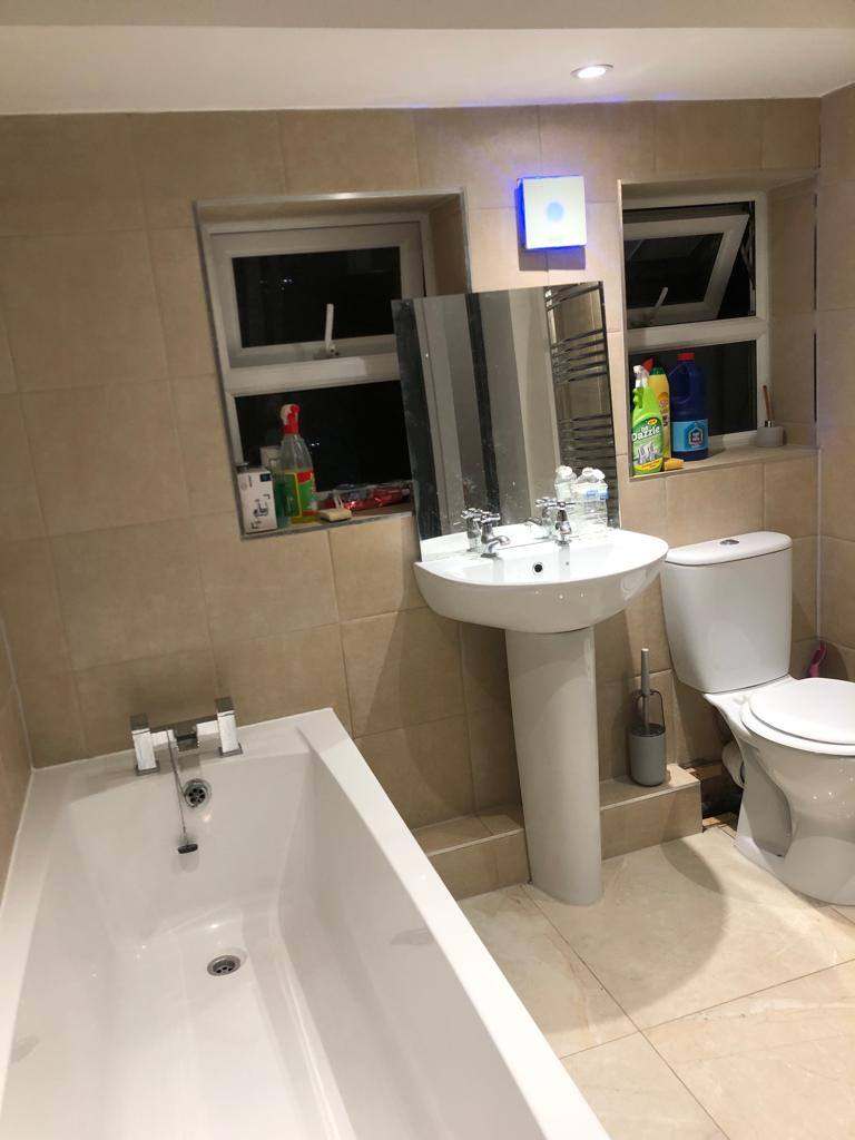 Room to Let in A nice Clean House - SS14 1QA, Basildon.