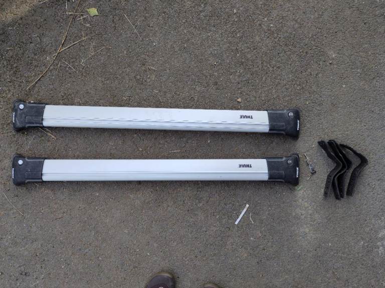 Thule WingBar Edge 86 cm roof bars for raised roof rails