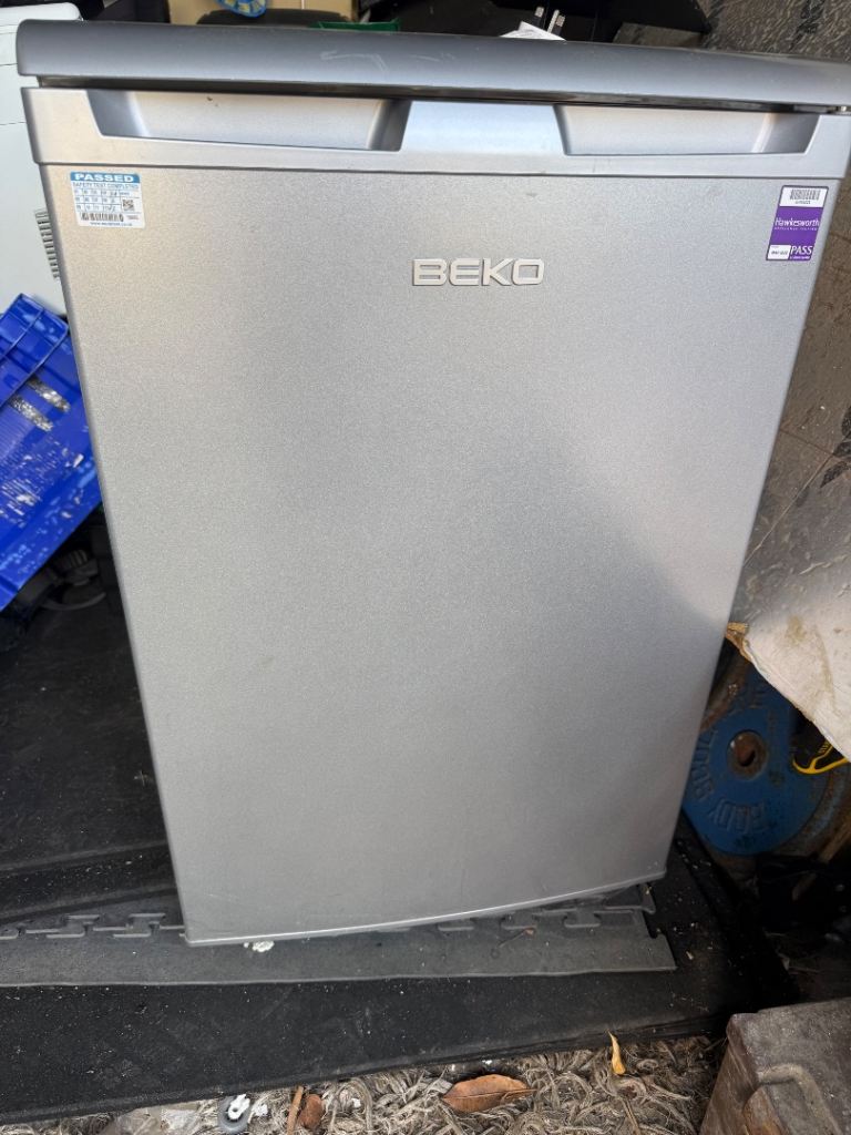 Beko Freestanding Under Counter Fridge – Silver, Good Condition