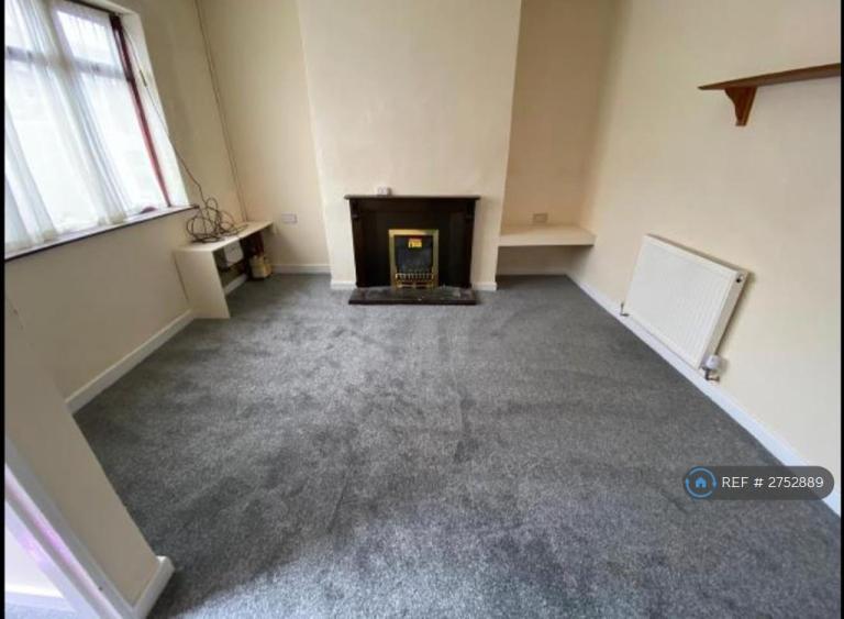 2 bedroom house in Oxford Street, Leigh, WN7 (2 bed) (#2752889)