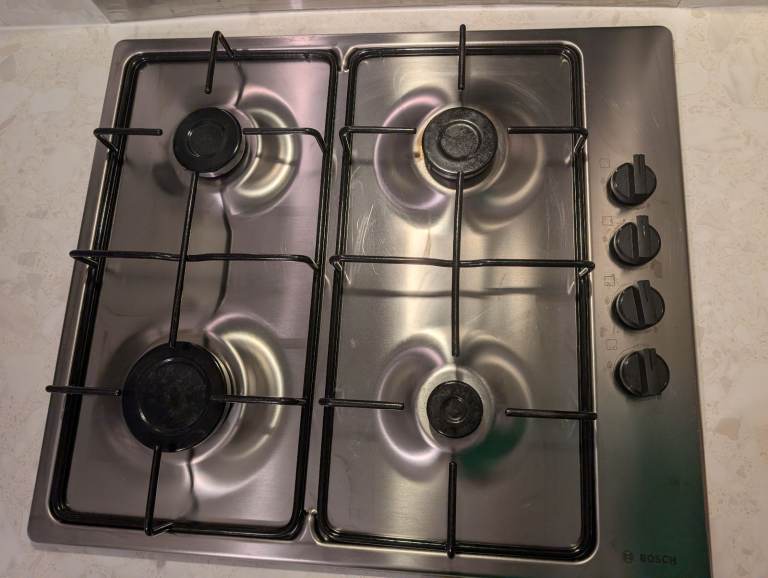 Bosch 4 hob gas cooker - under 2 years old