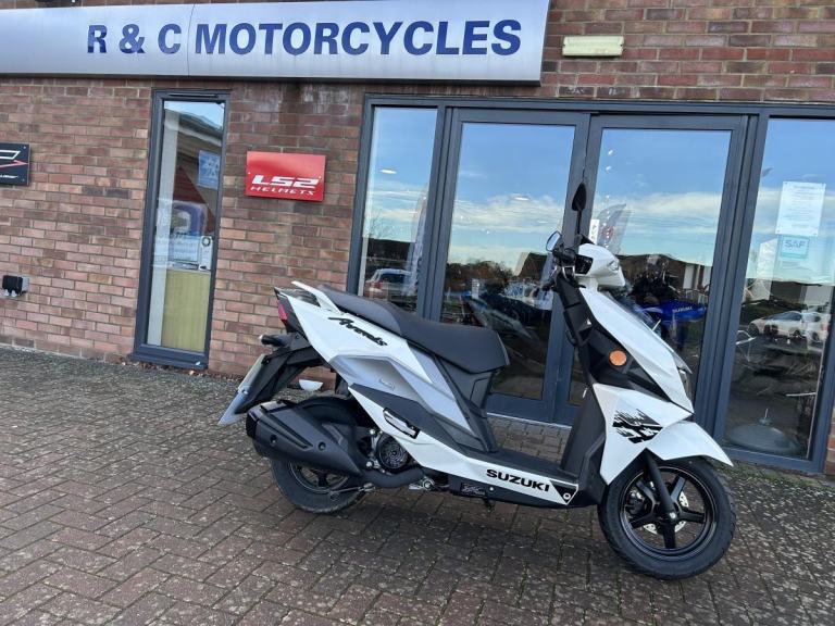 2025 25plate Suzuki Avenis 125cc Scooter with only 310 miles