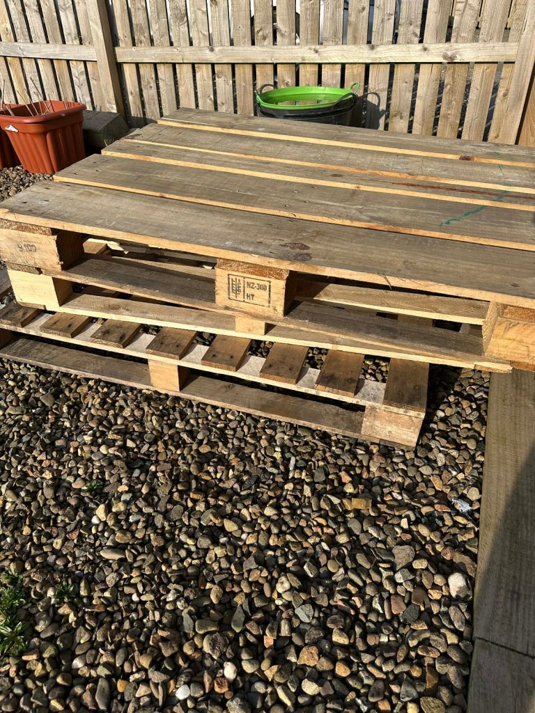 6 Pallets - Free