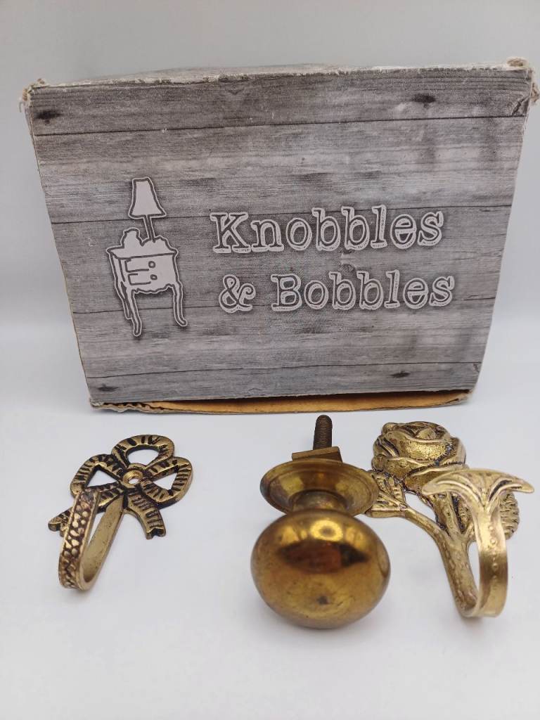 Knobbles & Bobbles Decorative Brass Style Hooks & Knob Set