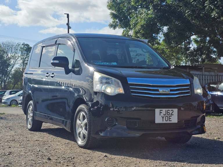 2012 Toyota Noah Voxy X 2.0L Automatic CVT 7 Seater MPV MPV Petrol Automatic
