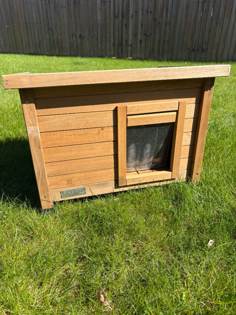 REDUCED Cat house/shelter