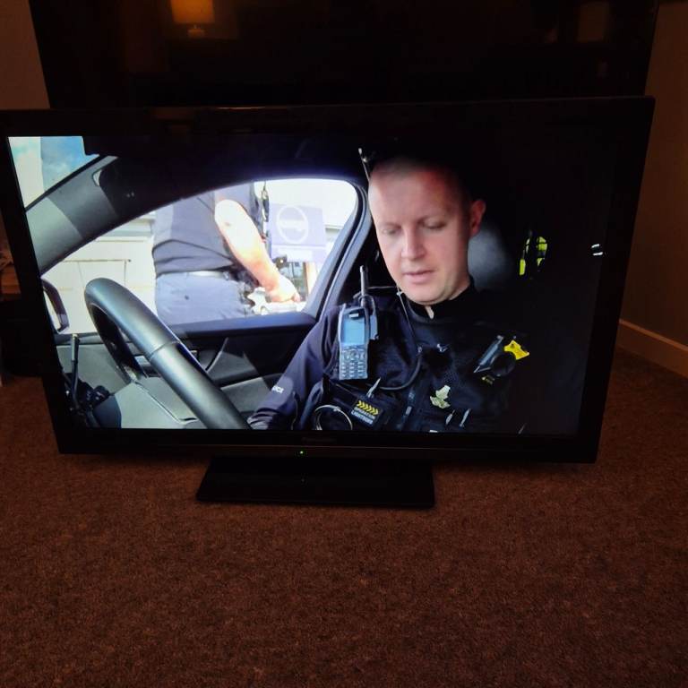 Panasonic Viera 37" 1080p Full HD LED LCD TV Built-in Freeview HD