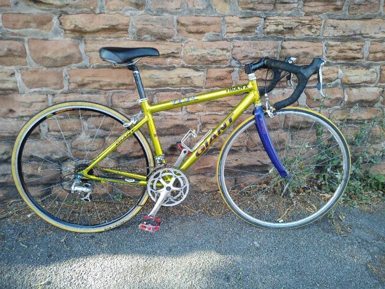 Giant Pheonix TCR Pro Series 44cm Retro Road Bike Light Weight- Shimano 105